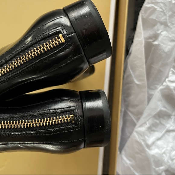 MICHAEL KORS-JOANIE knee high FLAT boots size 8-used great condition (with box) - Picture 3 of 11